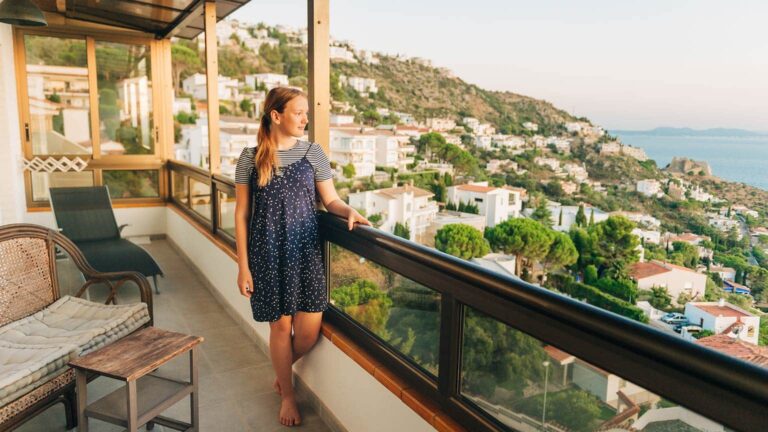 Какие услуги предлагает риелтор при покупке недвижимости в Испании?